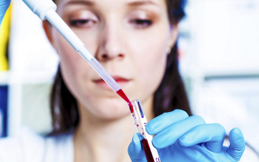 Quelle efficacité pour un test sanguin de dépistage précoce des cancers ?