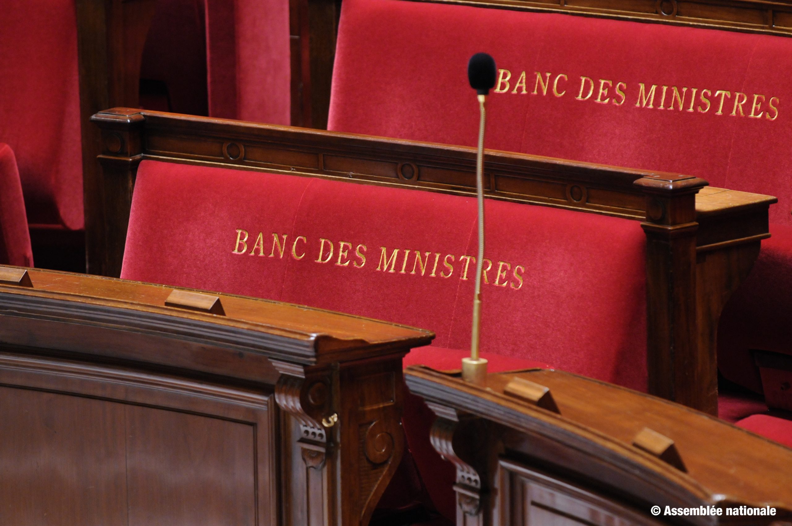 64_assemblee_nationale_banc_ministres