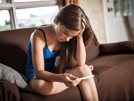 Royaume-Uni : des adolescentes avortent pour la sixième fois