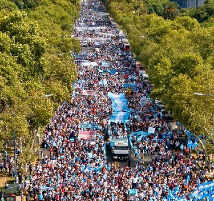2,400,000 people in Argentina demonstrate against abortion