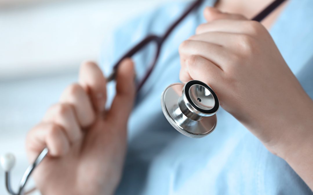 Missouri : une proposition de loi pour révoquer les médecins pratiquant des « transitions » médicales chez les mineurs