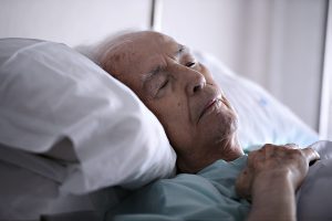 Ontario : la moitié des « personnes âgées » ayant des soins à domicile décèdent sans soins palliatifs